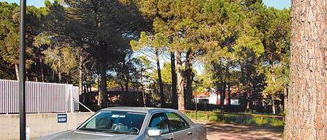 Studio, useita makuuhuoneita, parveke | Pysäköinti | Ilmainen pysäköintipaikka