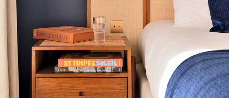 Minibar, caixa forta a l'habitació i planxa i posts de planxar