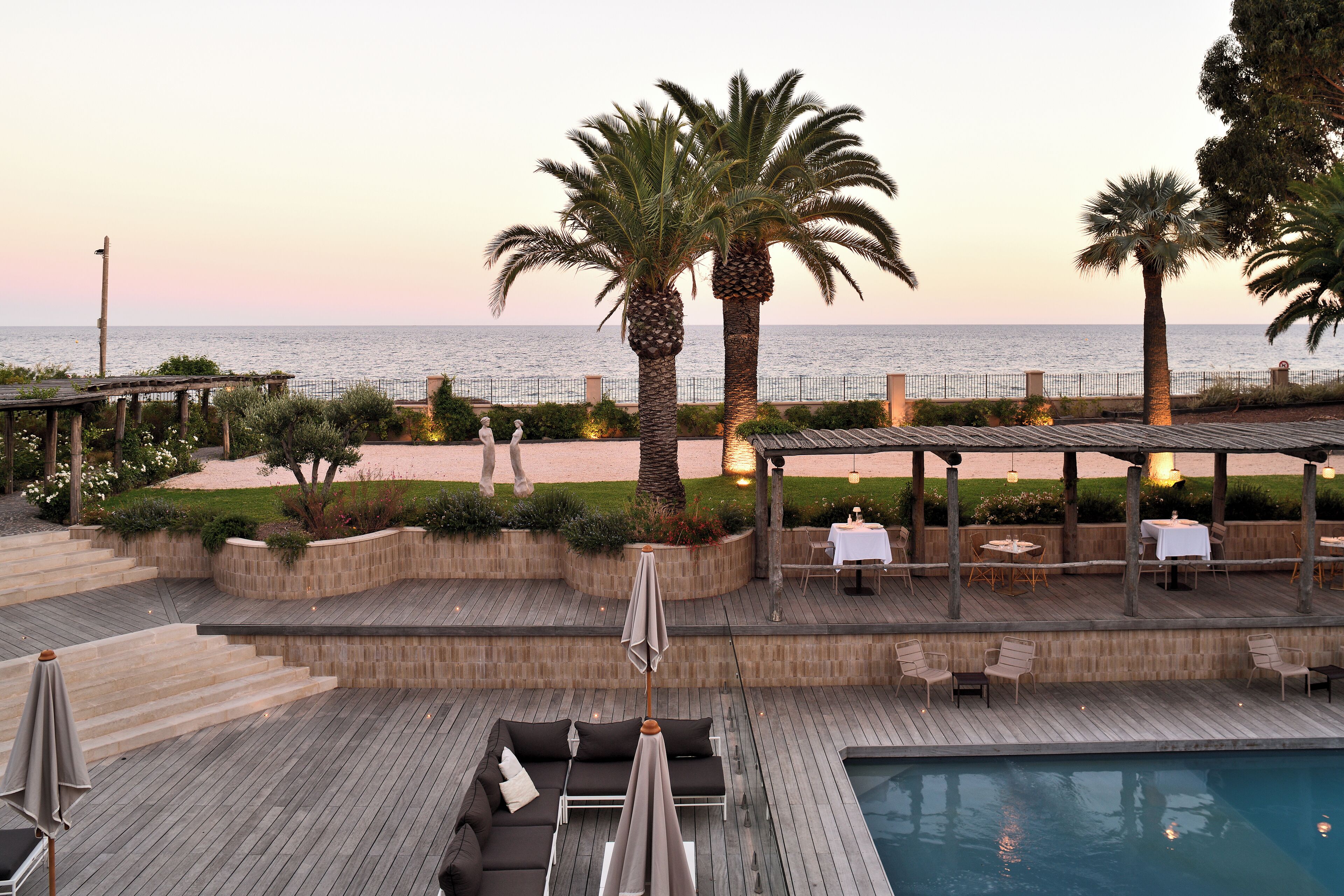 Deluxe Room | Terrace/patio