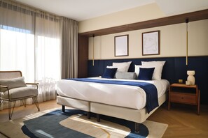 Minibar, Zimmersafe, Schreibtisch, Bügeleisen/Bügelbrett