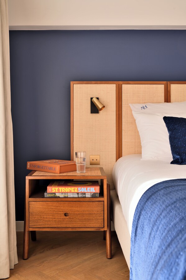 Minibar, in-room safe, iron/ironing board, free WiFi