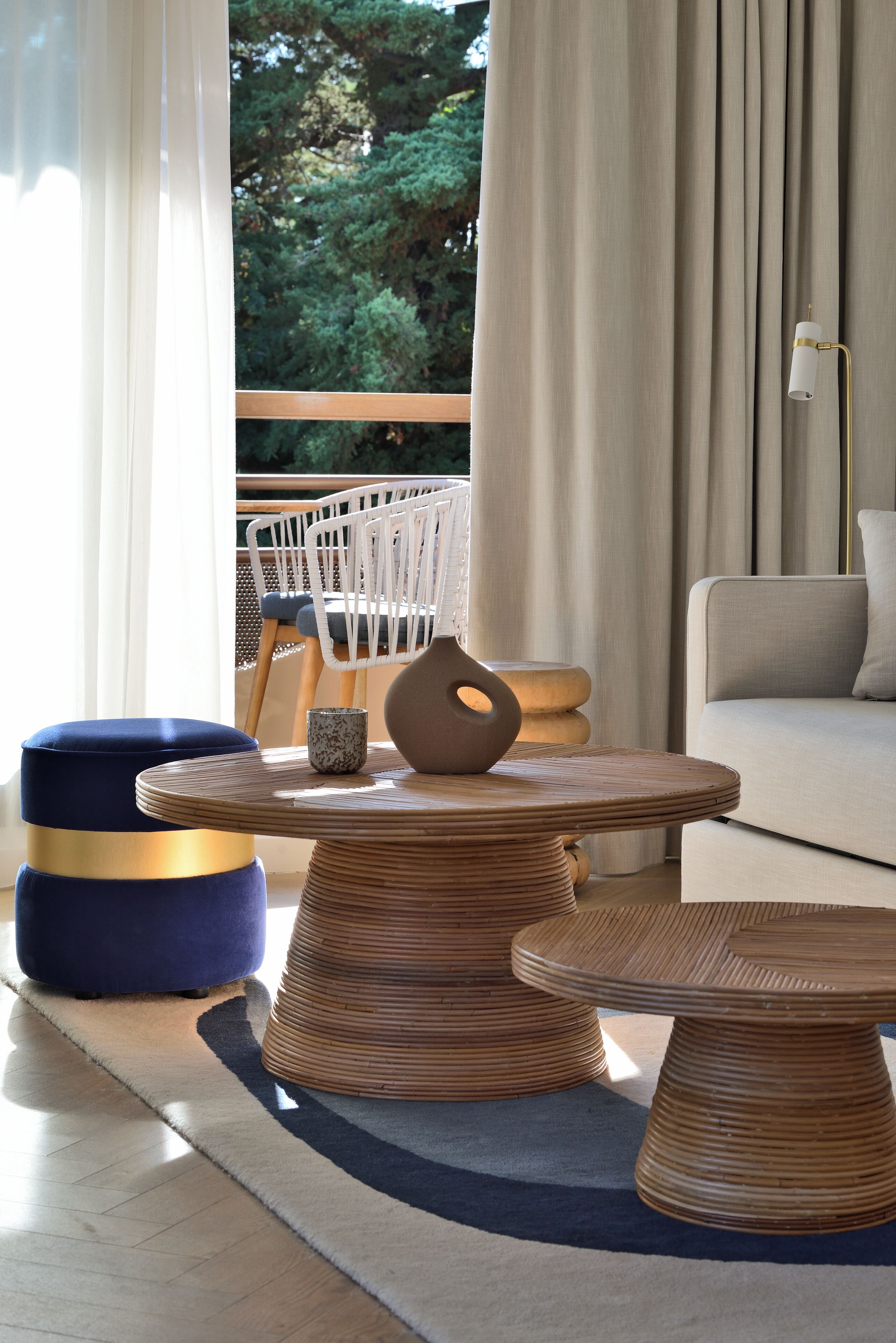 Una televisión de pantalla plana