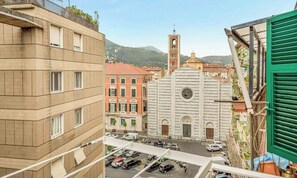 Property grounds - Welcome to Le Dimore dei Fiori,your corner of paradise in the heart of La Spezia with our renovated apartments, designed to offer you a stay in comfort and style.Each apartment is tastefully furnished, combining modern and functional elements to make you (LA SPEZIA)