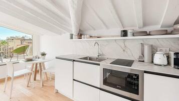 Kühlschrank, Mikrowelle, Geschirrspüler