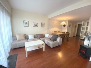 Living area - Kerstin Bruns - Apartment with sea view and air conditioning (Tossa de Mar)