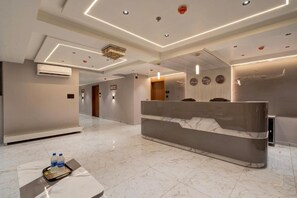 Lobby - Hotel Shrimad Villa Gandhinagar (Gandhinagar)