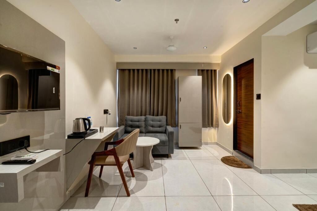 Suite, Garden View | Interior