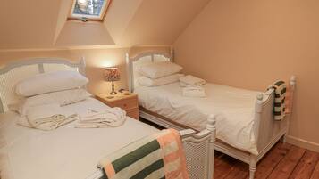 1 bedroom, individually decorated, individually furnished, free WiFi