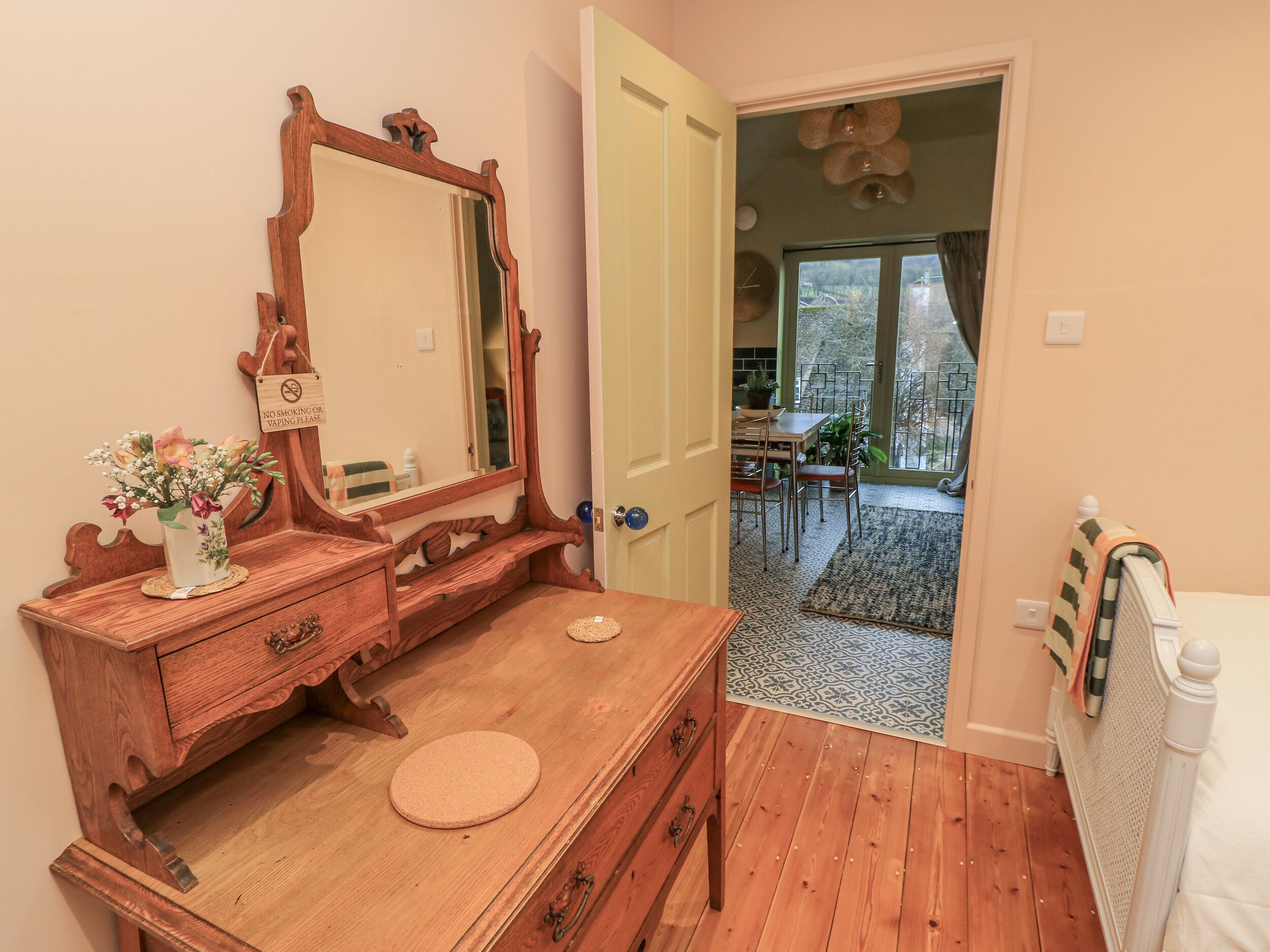 1 bedroom, individually decorated, individually furnished, free WiFi