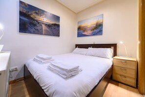 Free WiFi - (VAL81A) Spacious studio in the center of Madrid (Madrid)