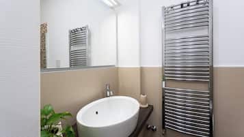 Apartment, 2 Bedrooms, Balcony | Bathroom | Shower, free toiletries, hair dryer, towels