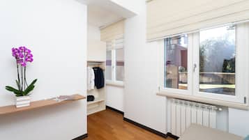 Apartment, 2 Bedrooms, Balcony | Interior