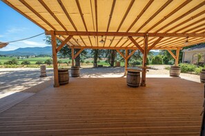 Terrace/patio - Domaine des Ayasses, a little corner of paradise in the Drôme countryside (swimming pool) (Vaunaveys-la-Rochette)