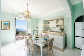 Dining - Casa Monti Positano (Montepertuso)