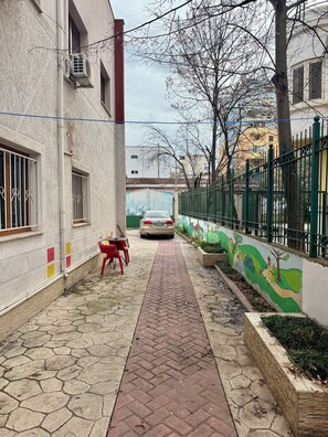 Property grounds - Tirana Central Apartment - Free Parking - Fit Five (Tiranë)