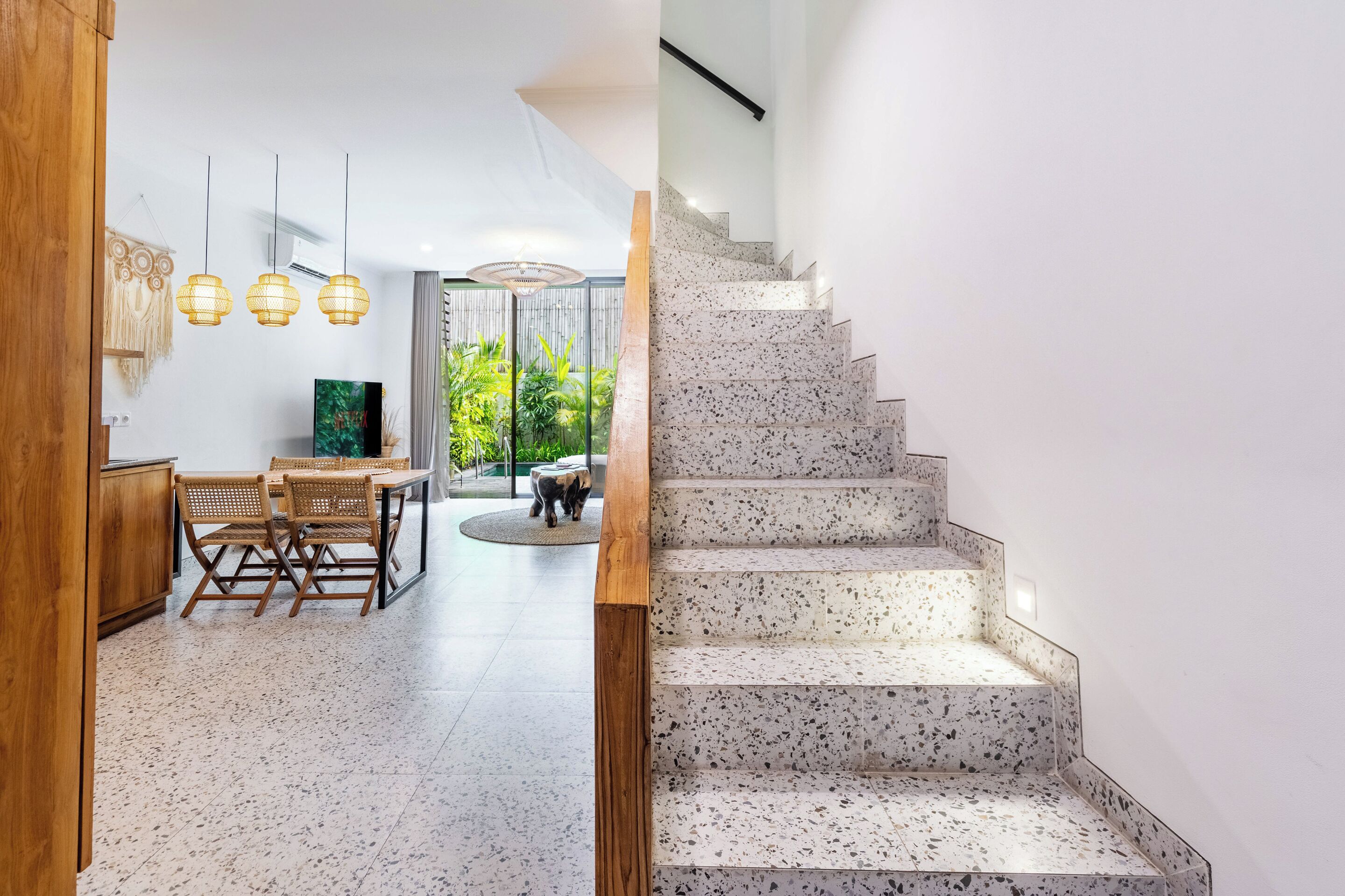 Smart TV 43 pulgadas con canales de televisión por cable, Netflix