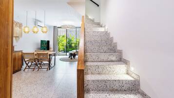 Smart TV 43 pulgadas con canales de televisión por cable, Netflix