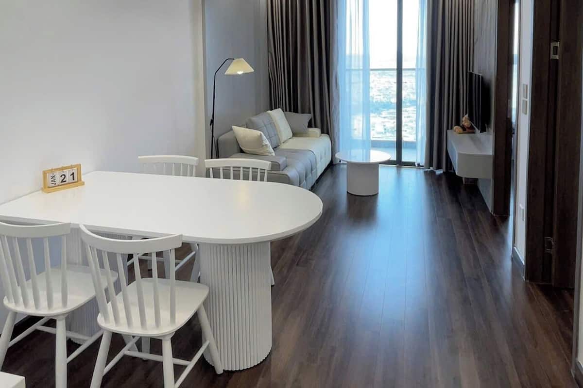 Standard-Apartment, 2 Schlafzimmer, Balkon, Stadtblick | Wohnbereich