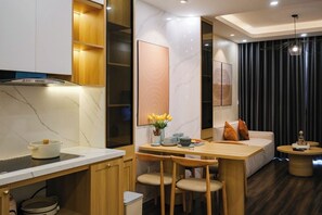 Royal Apartment, 2 Bedrooms, 2 Bathrooms, City View | Premium bedding, memory-foam beds, individually decorated - Pi & Pu Apartment - Hoang Huy Commerce (Hai Phong)