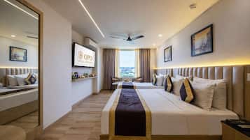 Premium Triple Room, 1 Bedroom | Laptop workspace, free WiFi, bed sheets