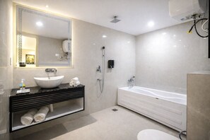 Chambre Quadruple Familiale, 1 chambre | Salle de bain