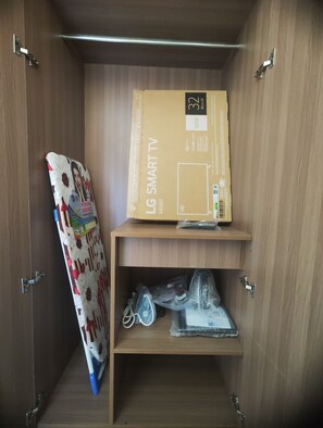 Classic Room, Balcony | Interior - Khatu Hotel (Greater Noida)