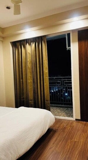 Classic Room, Balcony | Free WiFi - Khatu Hotel (Greater Noida)