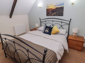 2 bedrooms, individually decorated, individually furnished - Farm Cottage (Haverfordwest)