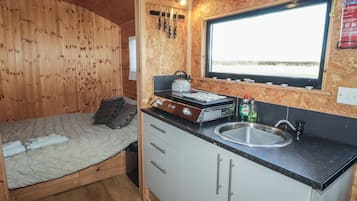 1 bilik tidur, dihias secara berasingan