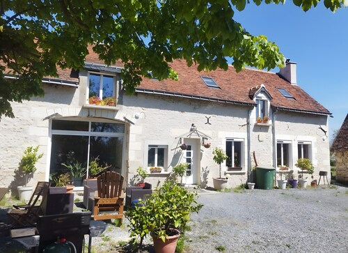 Gîte l'évasion, proche du zoo de beauval au calme et avec un très beau jacuzzi 