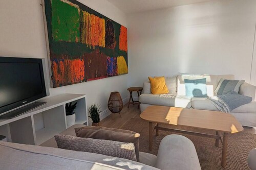 Dream Beach Loft - Epic Views & Window-Balconies