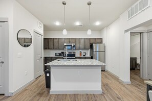Fridge, microwave, oven, stovetop - Chisholm Trace 1236 I Spacious 1 Bed 1 Bath (Cleburne)