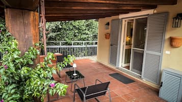 Deluxe-Doppelzimmer, Nichtraucher, eigenes Bad (Camera 4 (Ulivi)) | Terrasse/Patio