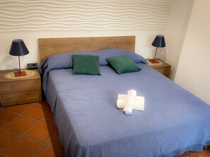 Desk, blackout drapes, free WiFi - Valle dei Casali (Rome)