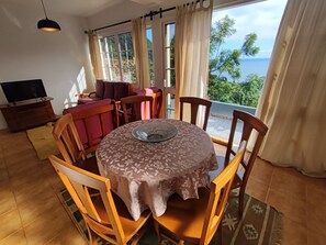 Dining - Madeira, 2 Bedroom house with sea view and Penha de Águia, Porto da Cruz, Madeira Island (Porto da Cruz)