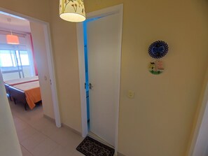 Iron/ironing board, free WiFi, bed sheets - Algarve, cozy T1+1 apartment in the centre of Quarteira (Quarteira)