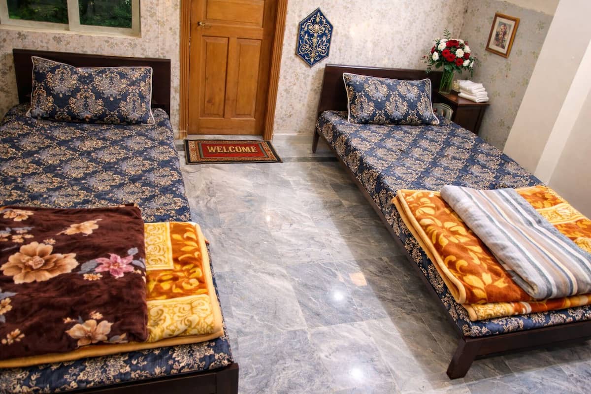 Chambre Familiale Double ou avec lits jumeaux | Wi-Fi gratuit