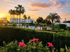 Property grounds - Sunny Garden Apartment Miraflores, near beach (Mijas Costa)