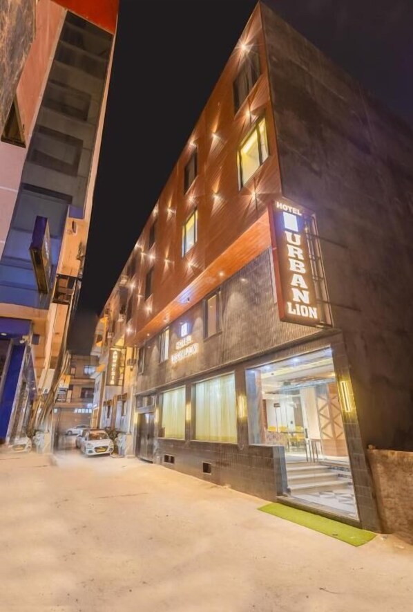 Deluxe Room, City View | Exterior - Hotel Urban Lion Near Delhi Airport (New Delhi)