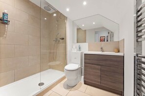 Apartment - Canal-view London Flat Near Victoria Park (London)