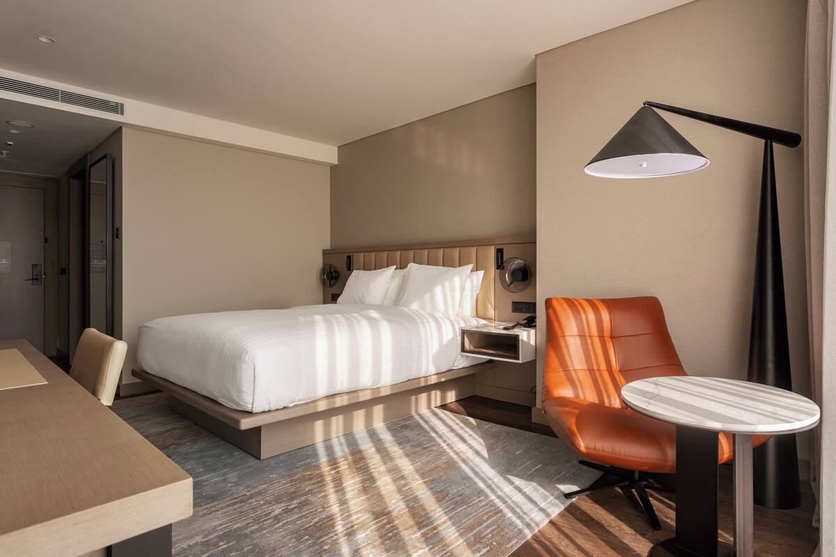 City View King Room