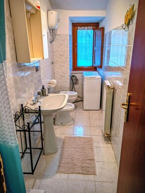 House | Bathroom