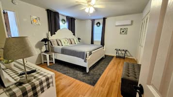 4 bedrooms, iron/ironing board, free WiFi, bed sheets