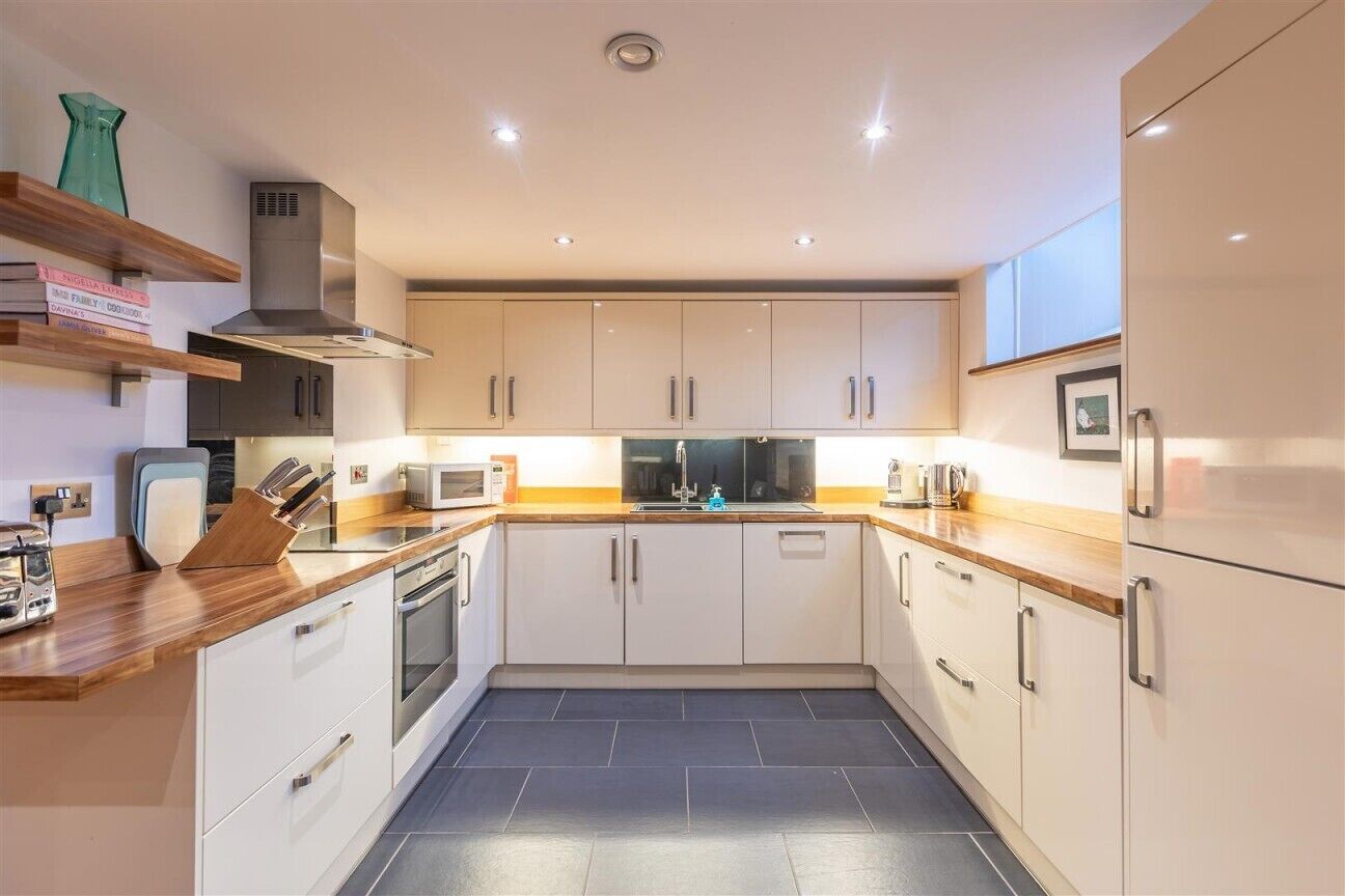 Réfrigérateur, micro-ondes, four, lave-vaisselle