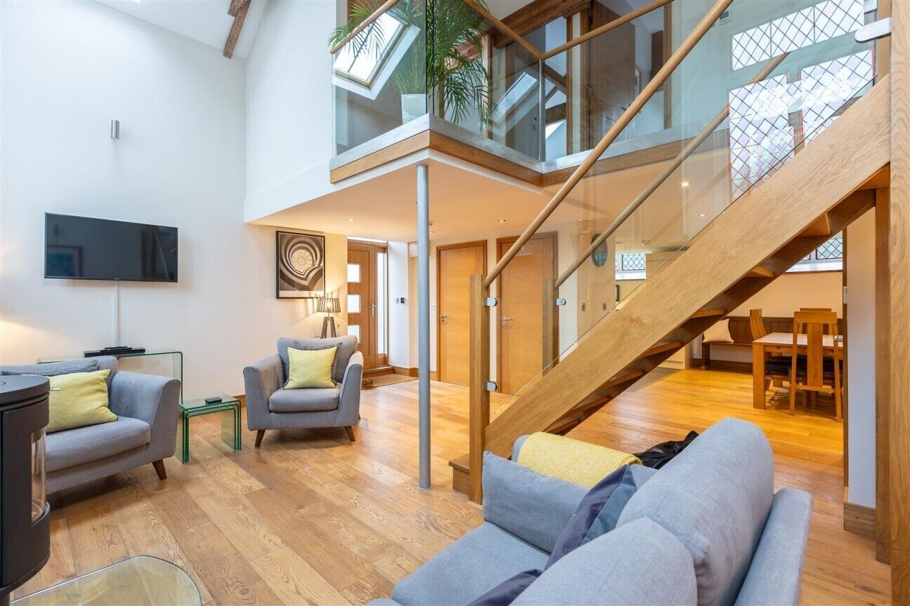 Smart TV, fireplace, DVD player, books