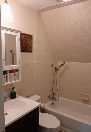 Bathroom - Kettlestone (Stanton)