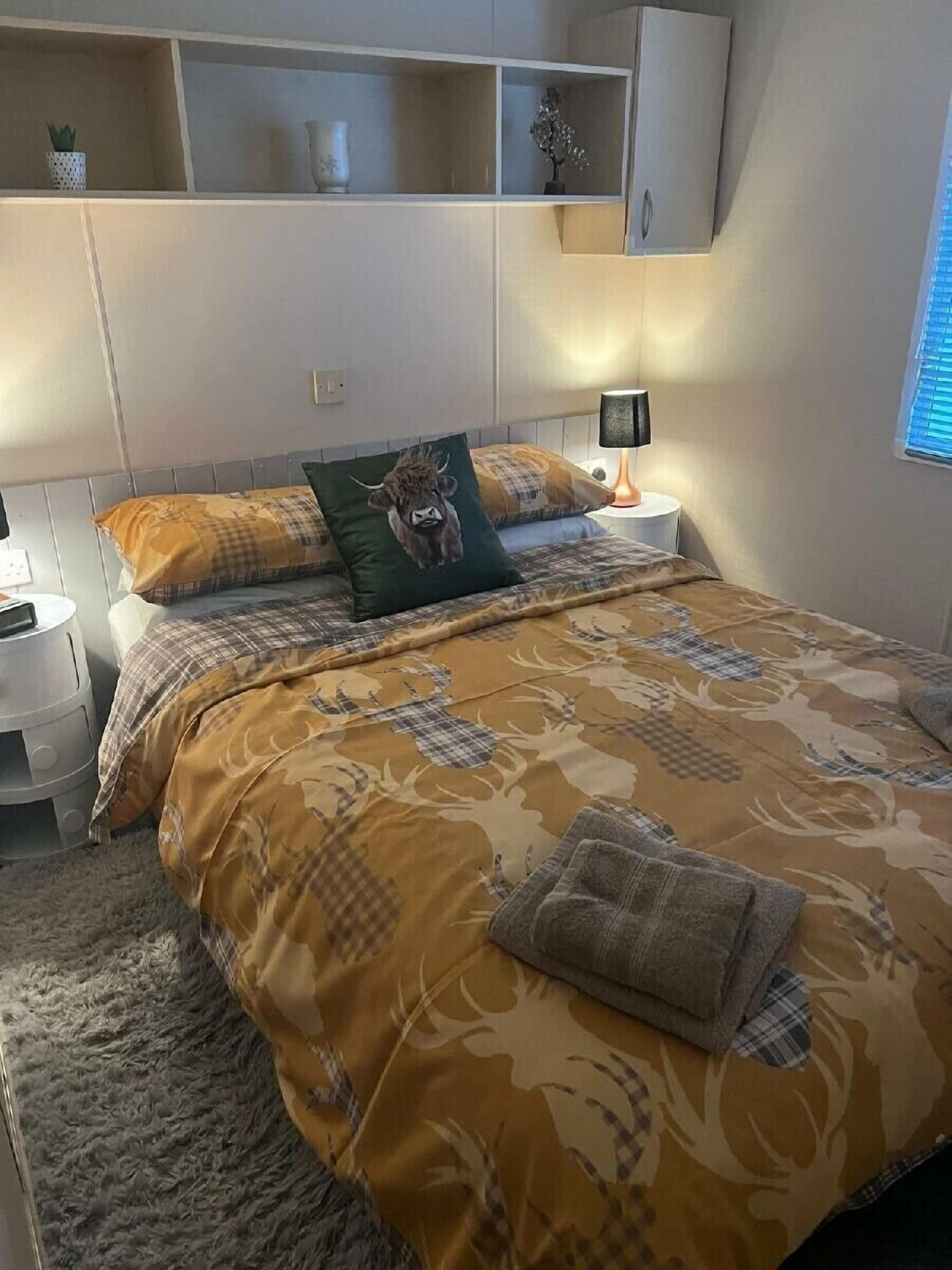 3 عدّة غرف نوم وبديكورات فريدة لكل غرفة وطراز فريد لكل وحدة