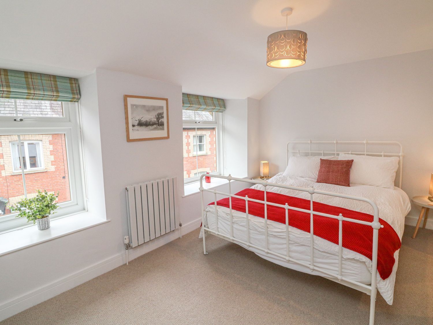 3 bedrooms, individually decorated, individually furnished, free WiFi