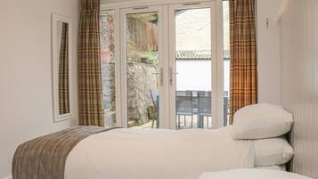 3 bedrooms, individually decorated, individually furnished, free WiFi