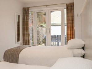 3 habitaciones, decoración personalizada y muebles diferentes 